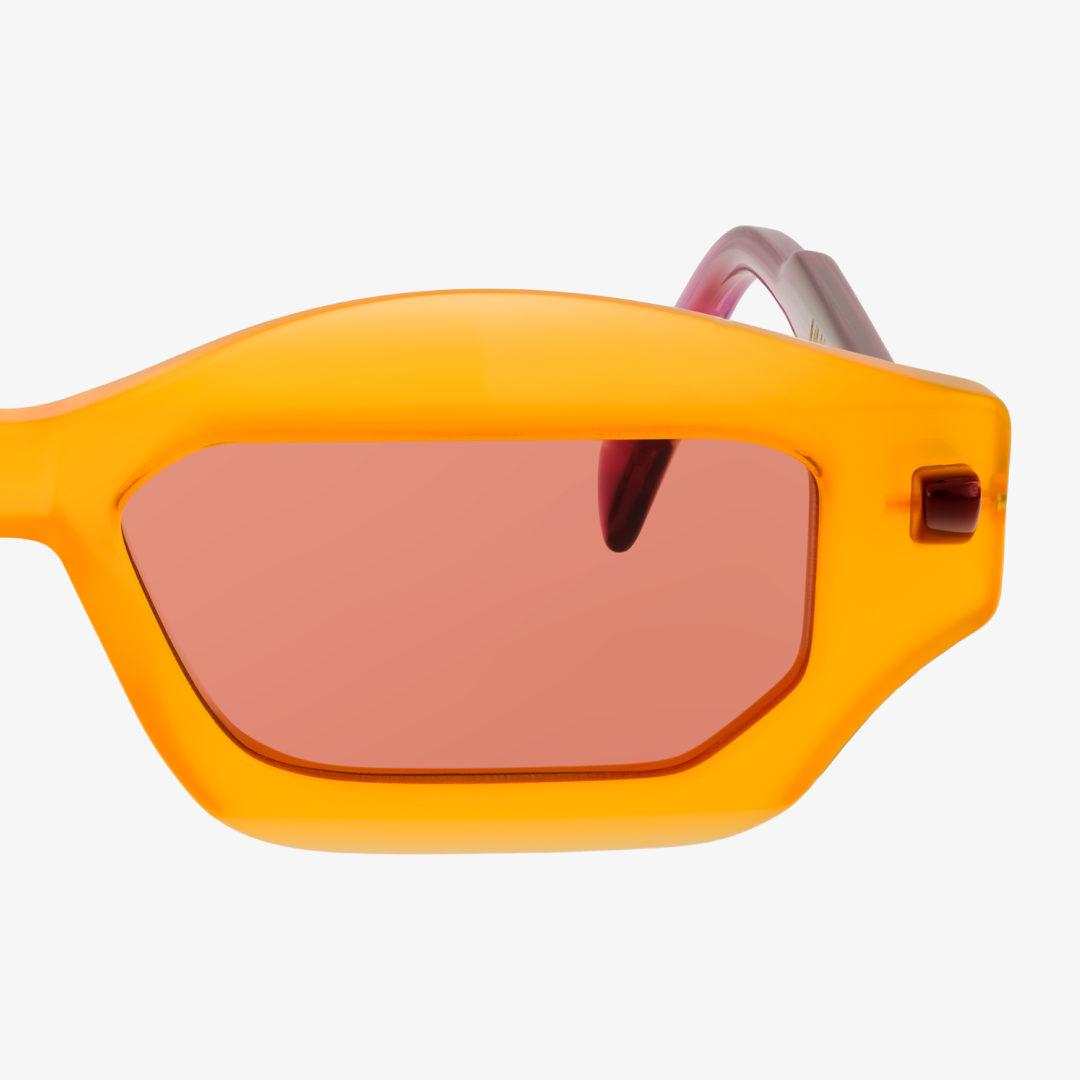 Q6 Orange
