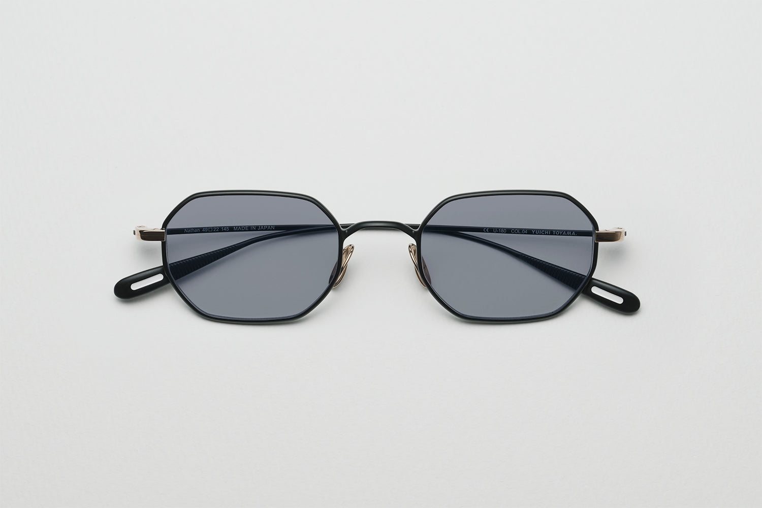 Nathan Matt Black / White Gold